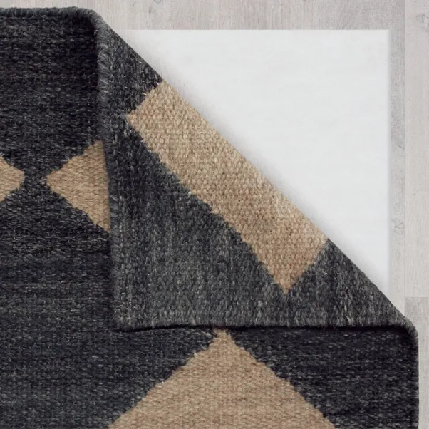 Attie Geometric Diamond Carpet - Image 2