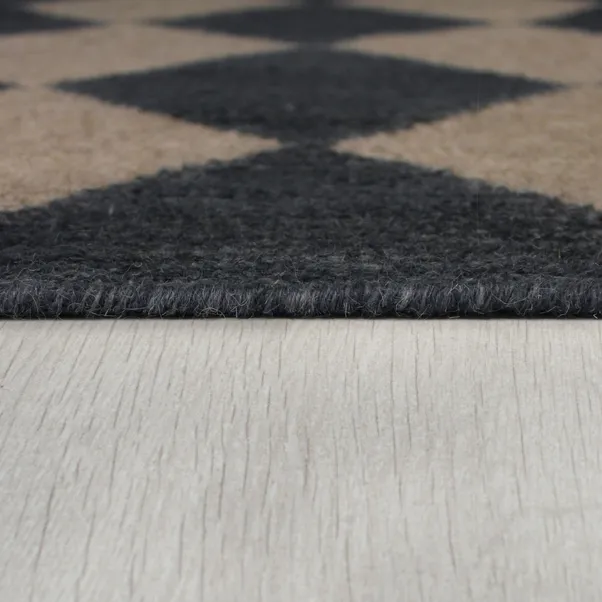 Attie Geometric Diamond Carpet - Image 3